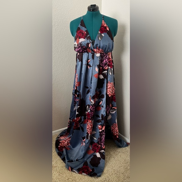 Women’s Floral Maxi Dress size Small - Picture 3 of 4